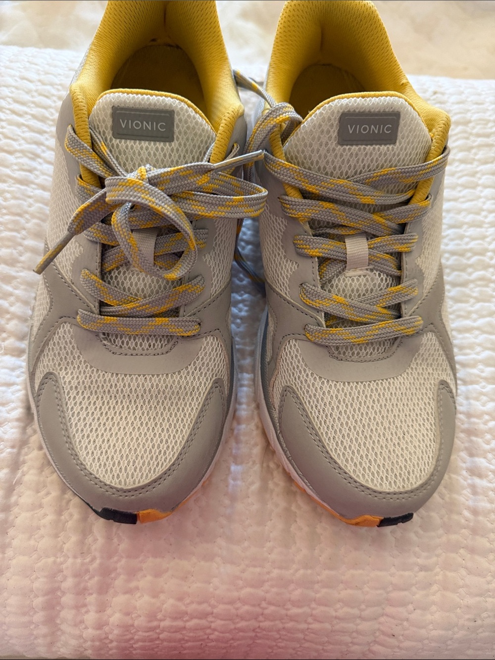 Vionic Gray Size 9 Yellow Lace-Up Mesh Trainer like new very nice - Picture 2 of 6